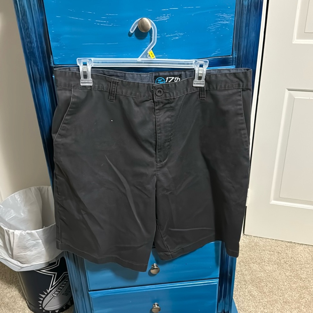 Men’s 17th street black shorts size 36
